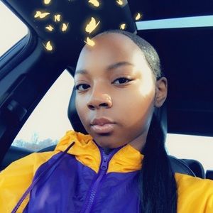 Meet your Posher, Dereka